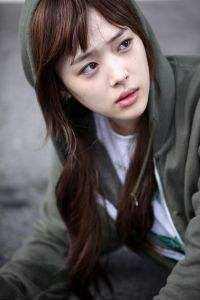 清明祭祖弟弟玩火把全家害死了